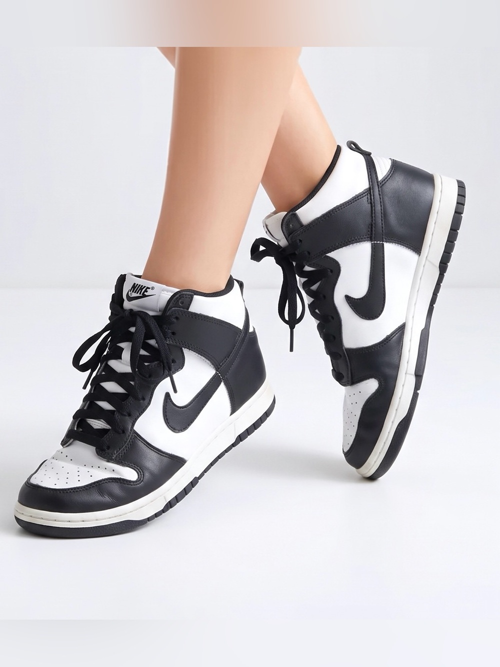 Nike Dunk High
"Panda" sneakers